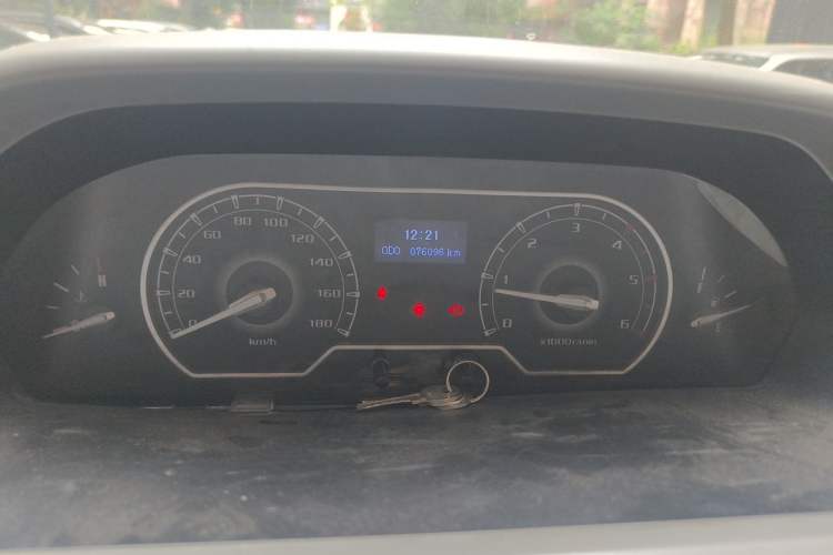 Used SAIC MAXUS Xintu V80 2019 2.5T Classic Edition 6-Speed Manual – Aoyuntong Short Wheelbase Mid-Height Design 5/6 Seats Instrument Cluster