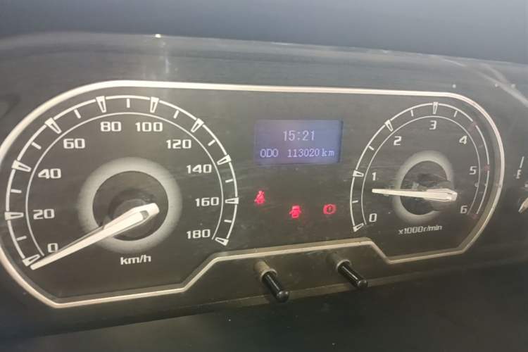 Used SAIC MAXUS Xintu V80 2019 2.5T Classic Edition 6-Speed Manual – Aoyuntong Short Wheelbase Mid-Height Design 5/6 Seats Instrument Cluster