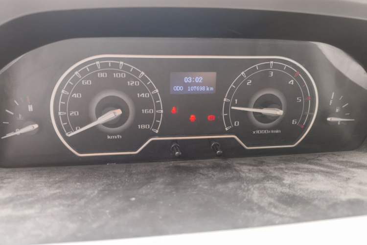 Used SAIC MAXUS Xintu V80 2019 2.5T Classic Edition 6-Speed Manual – Aoyuntong Modified Version Short Wheelbase Mid-Height Roof 5/6 Seats Instrument Cluster