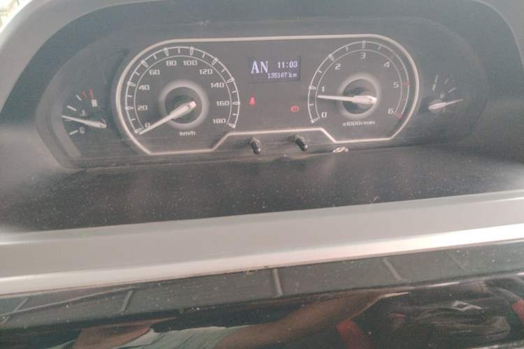Used SAIC MAXUS Xintu V80 2019 2.5T Classic Model AMT Aoyuntong Long Wheelbase Mid-Roof 7-Seater Instrument Cluster