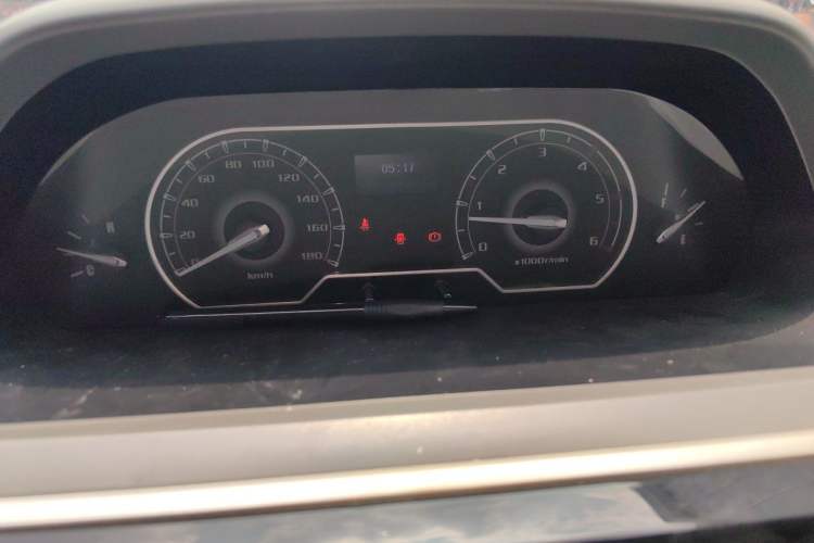 Used SAIC MAXUS Xintu V80 2019 2.5T Classic Model 6-Speed Manual Aotong Long Wheelbase Mid-Height 7-Seater Instrument Cluster