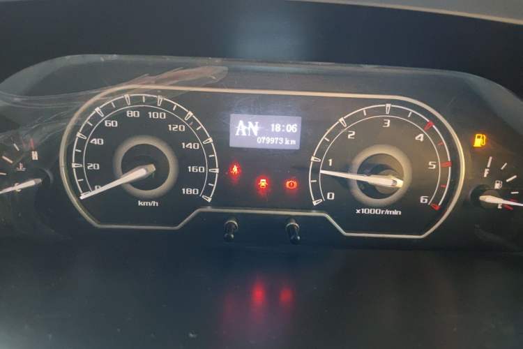 Used SAIC MAXUS Xintu V80 2019 2.5T Classic Model AMT Aoyuntong Facelifted Short Wheelbase Ultra-Low Roof 5/6-Seater Instrument Cluster