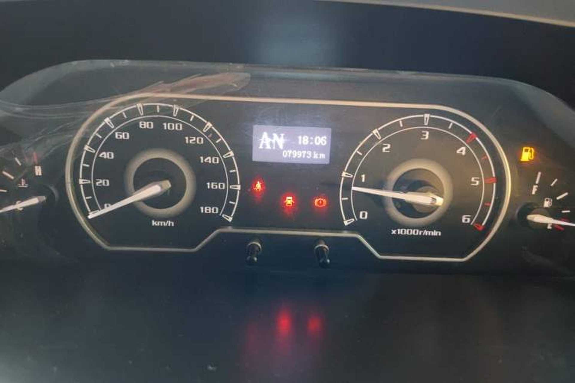 Used SAIC MAXUS Xintu V80 2019 2.5T Classic Model AMT Aoyuntong Facelifted Short Wheelbase Ultra-Low Roof 5/6-Seater Instrument Cluster