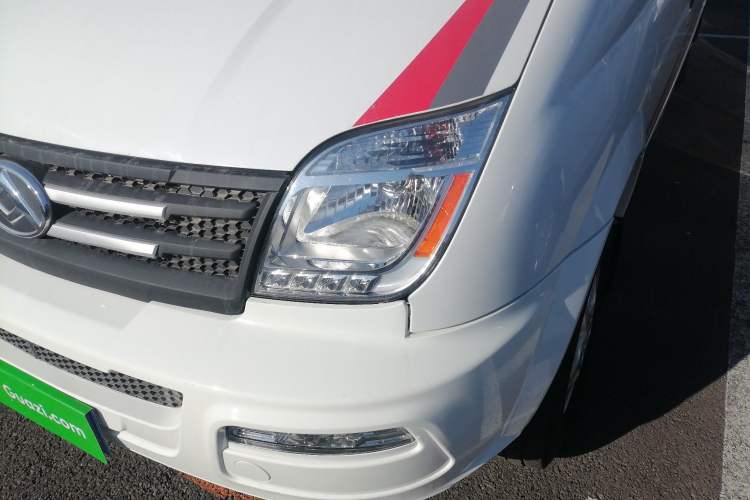 Used SAIC MAXUS Xintu V80 2019 2.5T Classic Model AMT Aoyuntong Long Wheelbase High-Roof 7-Seater Left Front Headlight