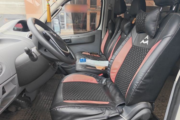 Used SAIC MAXUS Xintu V80 2019 2.5T Classic Edition 6-Speed Manual – Aoyuntong Short Wheelbase Mid-Height Design 5/6 Seats Left Front Seat
