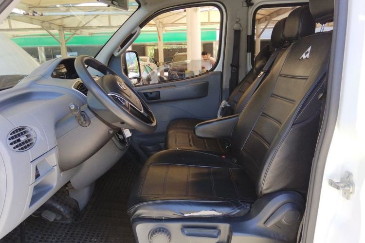 Used SAIC MAXUS Xintu V80 2019 2.5T Classic AMT Van Short Wheelbase Mid-Roof 6-Seater Left Front Seat