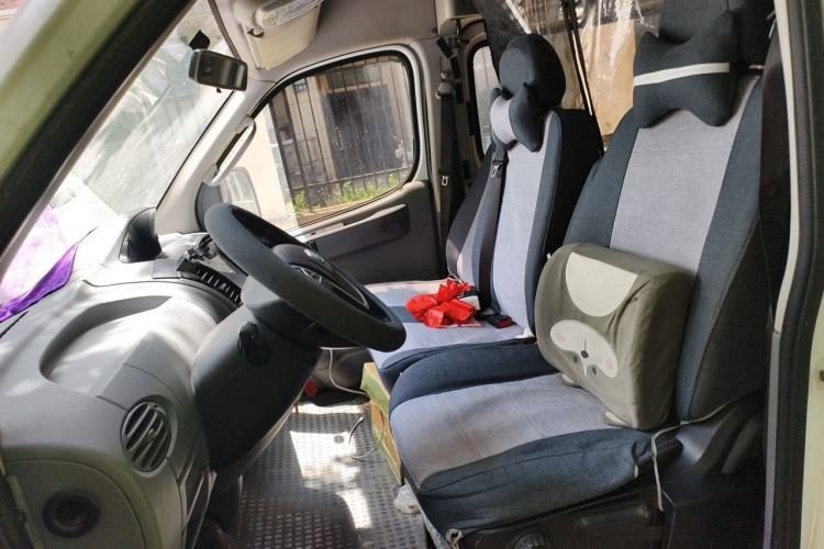 Used SAIC MAXUS Xintu V80 2019 2.5T Classic Edition 6-Speed Manual – Aoyuntong Modified Version Short Wheelbase Mid-Height Roof 5/6 Seats Left Front Seat