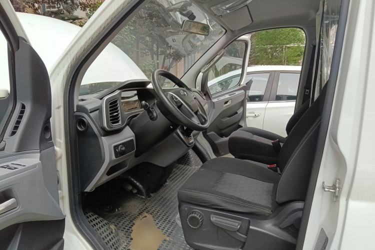 Used SAIC MAXUS Xintu V80 2019 2.0T Plus AMT Aoyuntong Short Wheelbase Ultra-Low Roof 5/6-Seater Left Front Seat
