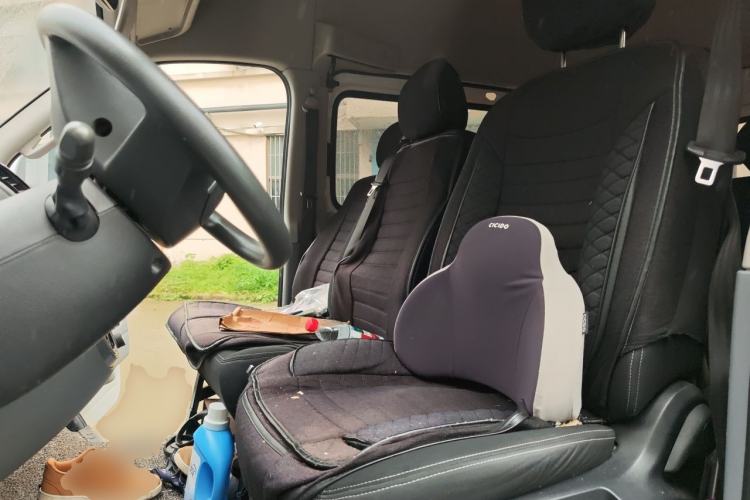 Used SAIC MAXUS Xintu V80 2019 2.5T Classic AMT Aoyuntong Facelifted Short-Wheelbase Mid-Roof 5/6-Seater Left Front Seat