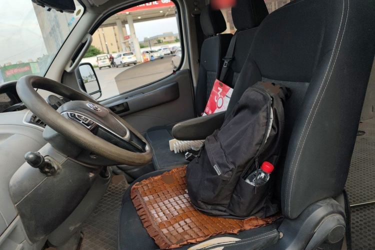 Used SAIC MAXUS Xintu V80 2019 2.0T Plus 6-speed Manual – Aotong Long Wheelbase Mid-Height 7-Seater Left Front Seat