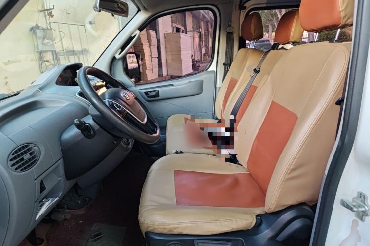 Used SAIC MAXUS Xintu V80 2019 2.5T Classic Model AMT Aoyuntong Facelifted Short Wheelbase Ultra-Low Roof 5/6-Seater Left Front Seat