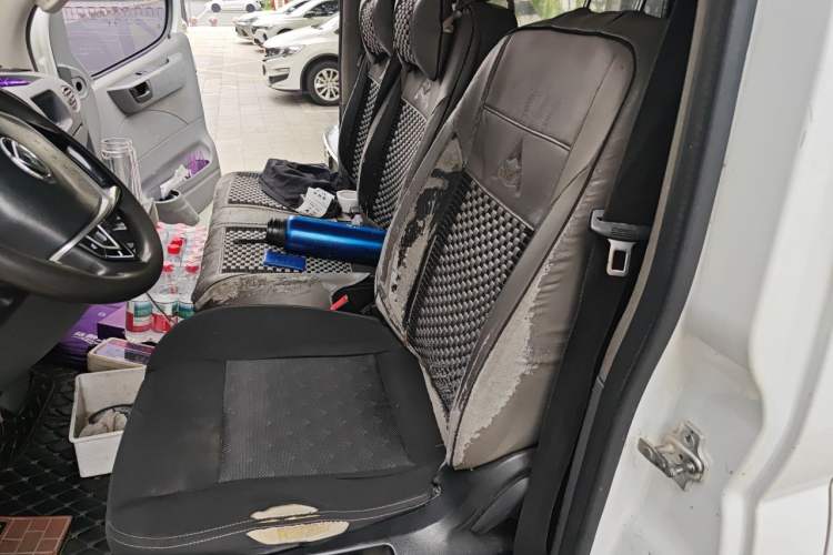 Used SAIC MAXUS Xintu V80 2019 2.5T Classic Edition AMT Aoyuntong Facelifted Long Wheelbase Mid-Height 7-Seater Left Front Seat