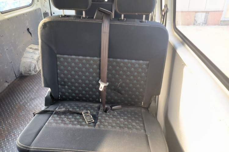 Used SAIC MAXUS Xintu V80 2019 2.5T Classic Model 6-Speed Manual Aotong Long Wheelbase Mid-Height 7-Seater Left Rear Seat