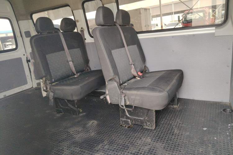 Used SAIC MAXUS Xintu V80 2019 2.5T Classic Model AMT Aoyuntong Long Wheelbase Mid-Roof 7-Seater Left Rear Seat