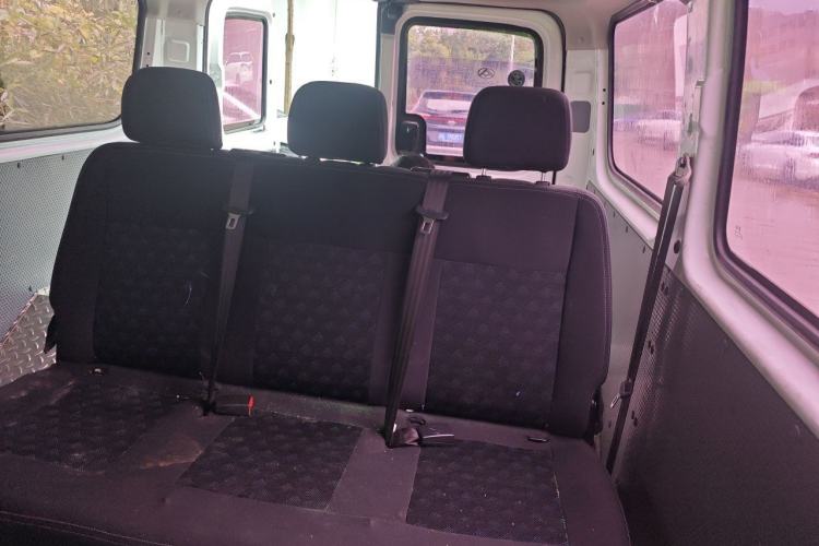 Used SAIC MAXUS Xintu V80 2019 2.5T Classic 6-Speed Manual Van Short Wheelbase Mid-Roof 6-Seater Left Rear Seat