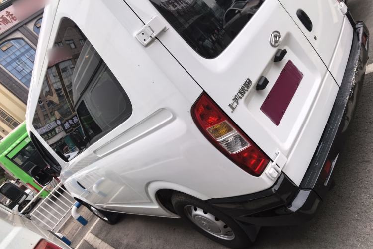 Used SAIC MAXUS Xintu V80 2019 2.5T Classic Model 6-Speed Manual – Aoyuntong Modified Version Short Wheelbase Ultra-Low Roof 5/6 Seats Left Side