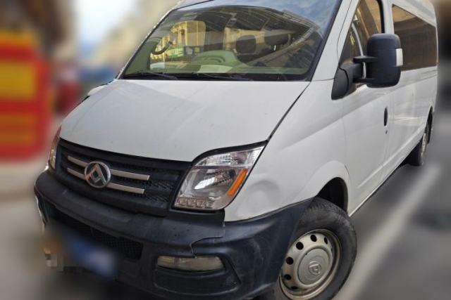 Used SAIC MAXUS Xintu V80 2019 2.5T Classic 6-Speed Manual Van Long Wheelbase Mid-Roof Design 2/3 Seats