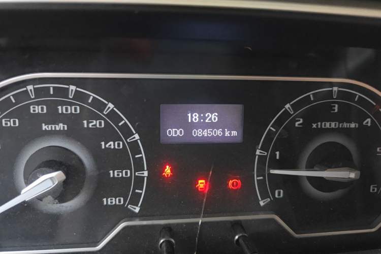 Used SAIC MAXUS Xintu V80 2019 2.0T Plus 6-Speed Manual – Aoyuntong Long Wheelbase High-Roof 7-Seater Odometer Close Up