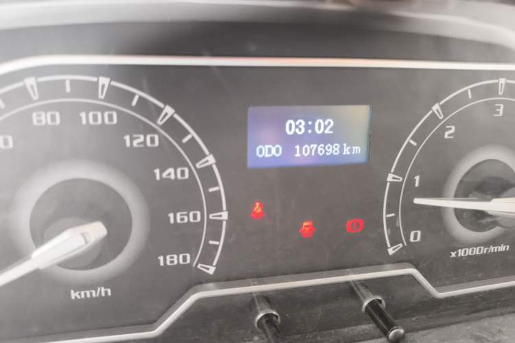 Used SAIC MAXUS Xintu V80 2019 2.5T Classic Edition 6-Speed Manual – Aoyuntong Modified Version Short Wheelbase Mid-Height Roof 5/6 Seats Odometer Close Up