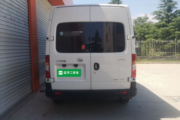 Used SAIC MAXUS Xintu V80 2019 2.5T Classic AMT Aoyuntong Short Wheelbase Mid-Roof 5/6-Seater Rear