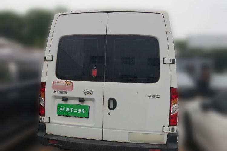 Used SAIC MAXUS Xintu V80 2019 2.5T Classic Edition 6-Speed Manual – Aoyuntong Short Wheelbase Mid-Height Design 5/6 Seats Rear