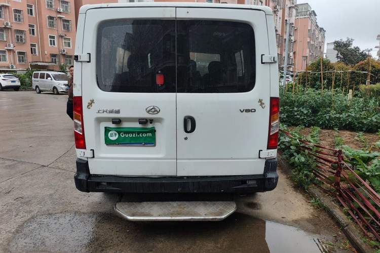 Used SAIC MAXUS Xintu V80 2019 2.5T Classic Model 6-Speed Manual – Aoyuntong Modified Version Short Wheelbase Ultra-Low Roof 5/6 Seats Rear