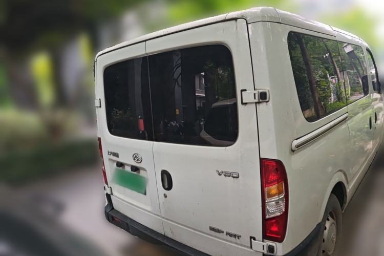 Used SAIC MAXUS Xintu V80 2019 2.5T Classic Model AMT Aoyuntong Facelifted Short Wheelbase Ultra-Low Roof 5/6-Seater Rear