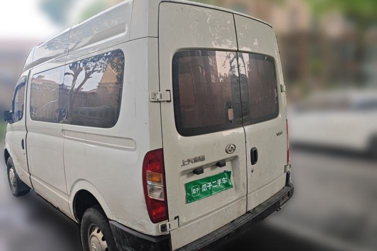 Used SAIC MAXUS Xintu V80 2019 2.5T Classic Edition 6-Speed Manual – Aoyuntong Modified Version Short Wheelbase Mid-Height Roof 5/6 Seats Rear