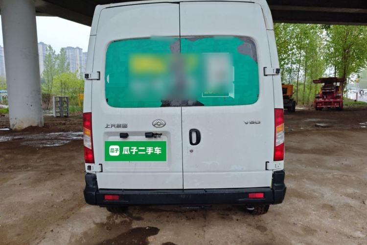 Used SAIC MAXUS Xintu V80 2019 2.5T Classic Version 6-Speed Manual – Aoyuntong Modified Long Wheelbase Mid-Height 7-Seater Rear