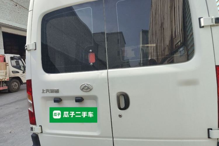 Used SAIC MAXUS Xintu V80 2019 2.5T Classic 6-Speed Manual Van Short Wheelbase Mid-Roof Design 2/3 Seats Rear