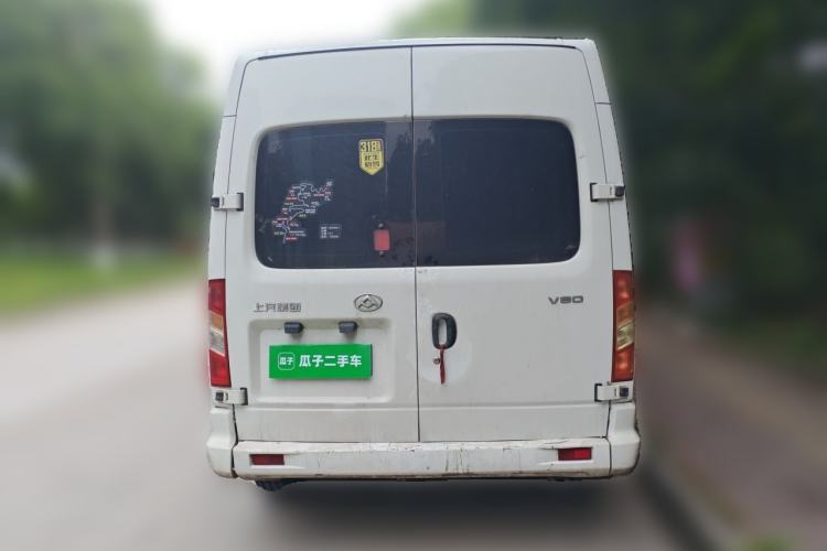Used SAIC MAXUS Xintu V80 2019 2.5T Classic Version 6-Speed Manual – Aoyuntong Modified Long Wheelbase Mid-Height 7-Seater Rear