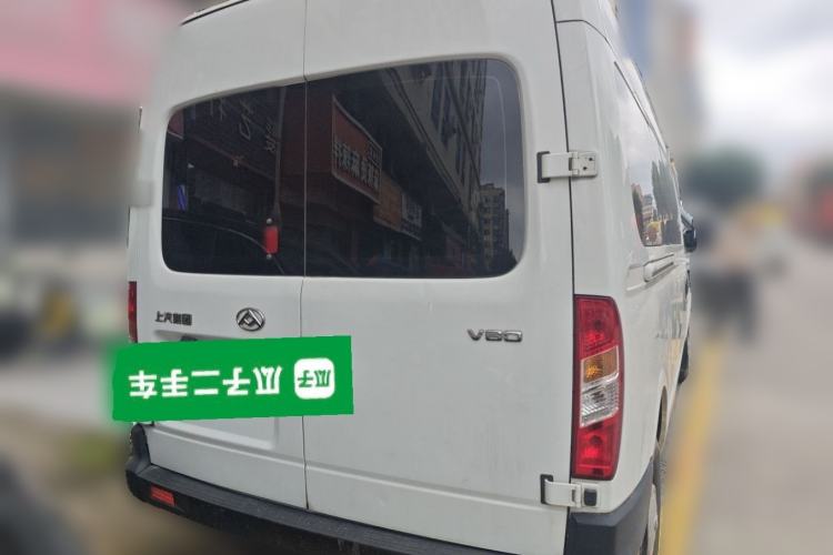Used SAIC MAXUS Xintu V80 2019 2.5T Classic Model 6-Speed Manual Aotong Long Wheelbase Mid-Height 7-Seater Rear
