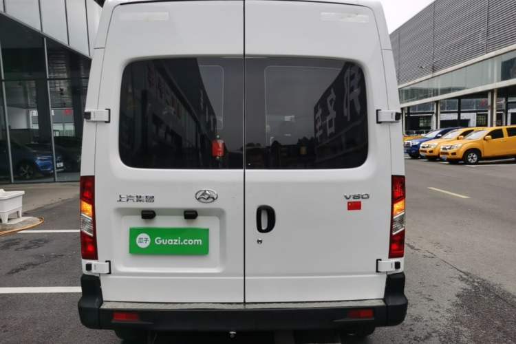 Used SAIC MAXUS Xintu V80 2019 2.5T Classic Version 6-Speed Manual – Aoyuntong Modified Long Wheelbase Mid-Height 7-Seater Rear