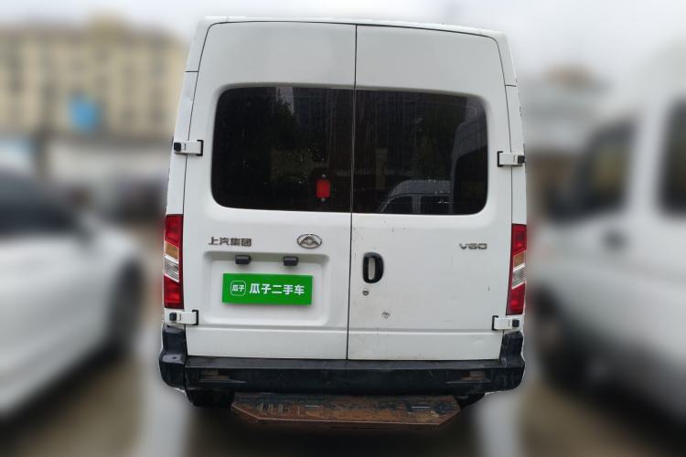 Used SAIC MAXUS Xintu V80 2019 2.5T Classic Model 6-Speed Manual Aotong Long Wheelbase Mid-Height 7-Seater Rear