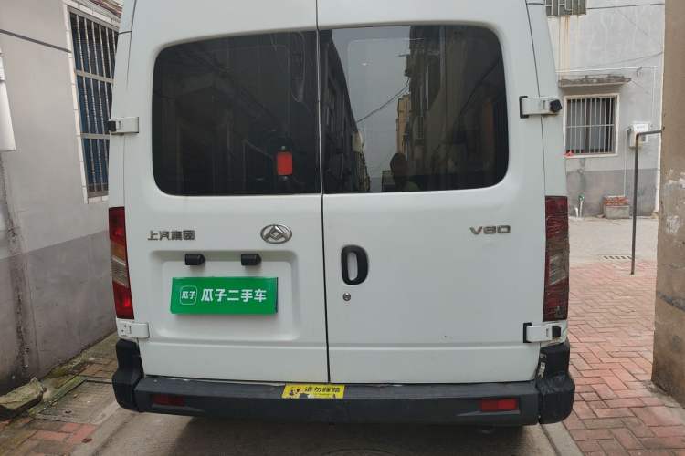 Used SAIC MAXUS Xintu V80 2019 2.5T Classic Model 6-Speed Manual Aotong Long Wheelbase Mid-Height 7-Seater Rear