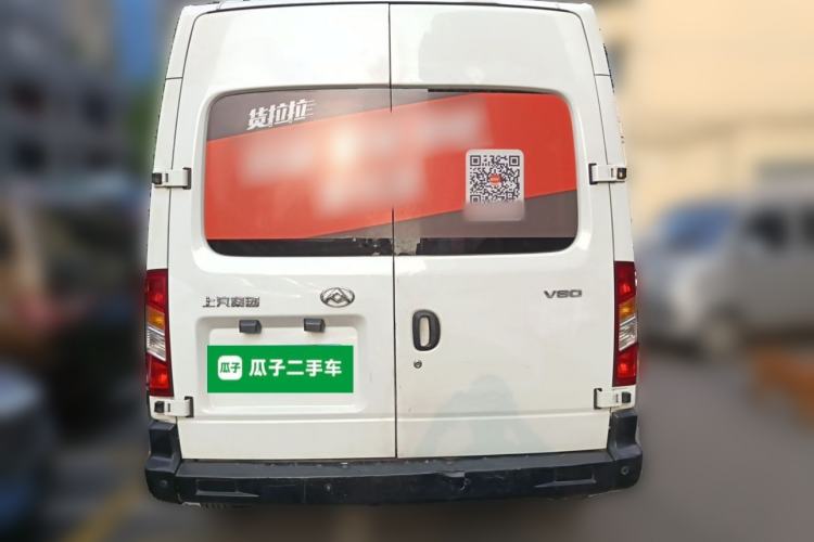 Used SAIC MAXUS Xintu V80 2019 2.5T Classic Model 6-Speed Manual Aotong Long Wheelbase Mid-Height 7-Seater Rear