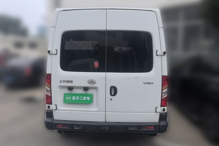 Used SAIC MAXUS Xintu V80 2019 2.5T Classic Model 6-Speed Manual Aotong Long Wheelbase Mid-Height 7-Seater Rear