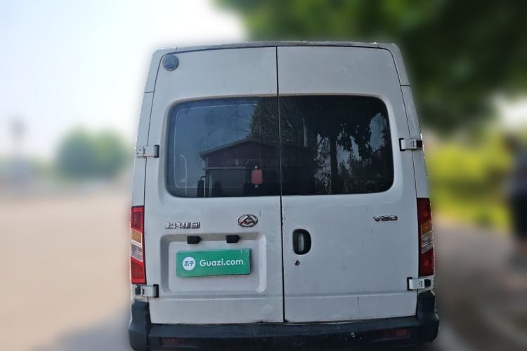 Used SAIC MAXUS Xintu V80 2019 2.5T Classic Version 6-Speed Manual – Aoyuntong Modified Long Wheelbase Mid-Height 7-Seater Rear