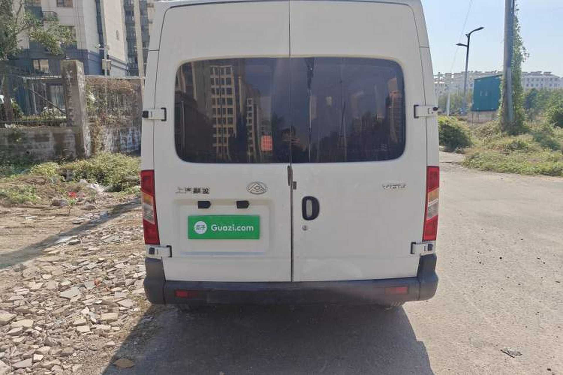 Used SAIC MAXUS Xintu V80 2019 2.5T Classic Version 6-Speed Manual – Aoyuntong Modified Long Wheelbase Mid-Height 7-Seater Rear