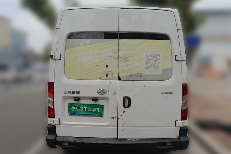 Used SAIC MAXUS Xintu V80 2019 2.5T Classic Model 6-Speed Manual Aotong Long Wheelbase Mid-Height 7-Seater Rear