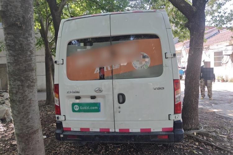 Used SAIC MAXUS Xintu V80 2019 2.5T Classic Version 6-Speed Manual – Aoyuntong Modified Long Wheelbase Mid-Height 7-Seater Rear