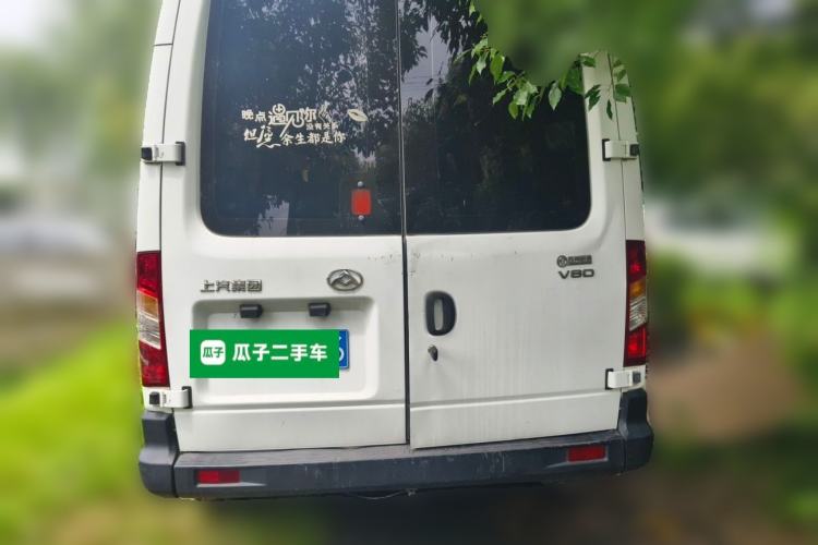 Used SAIC MAXUS Xintu V80 2019 2.5T Classic Model 6-Speed Manual Aotong Long Wheelbase Mid-Height 7-Seater Rear