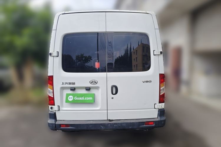 Used SAIC MAXUS Xintu V80 2019 2.5T Classic Model 6-Speed Manual Aotong Long Wheelbase Mid-Height 7-Seater Rear