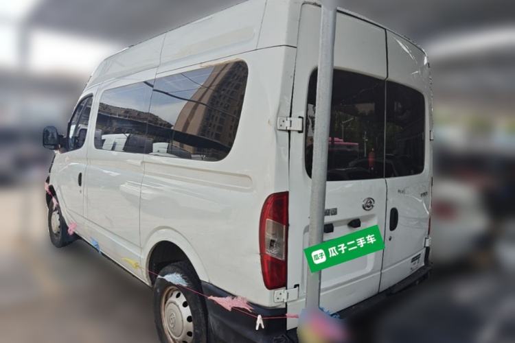 Used SAIC MAXUS Xintu V80 2019 2.5T Classic 6-Speed Manual Van Short Wheelbase Mid-Roof Design 2/3 Seats Rear Left 45 Deg
