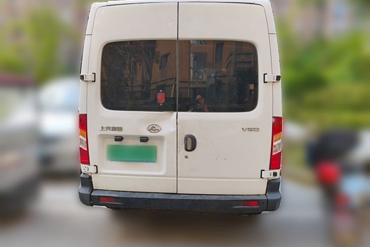 Used SAIC MAXUS Xintu V80 2019 2.5T Classic Edition 6-Speed Manual – Aoyuntong Modified Version Short Wheelbase Mid-Height Roof 5/6 Seats Rear