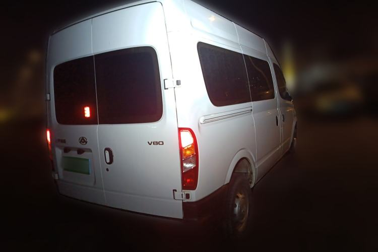 Used SAIC MAXUS Xintu V80 2019 2.5T Classic Edition 6-Speed Manual – Aoyuntong Short Wheelbase Mid-Height Design 5/6 Seats Rear Right 45 Deg