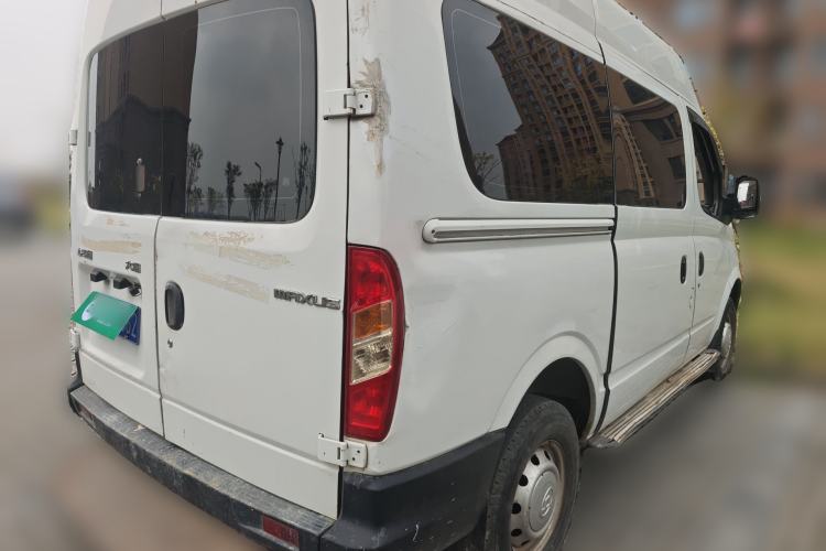 Used SAIC MAXUS Xintu V80 2019 2.5T Classic Edition 6-Speed Manual – Aoyuntong Modified Version Short Wheelbase Mid-Height Roof 5/6 Seats Rear Right 45 Deg