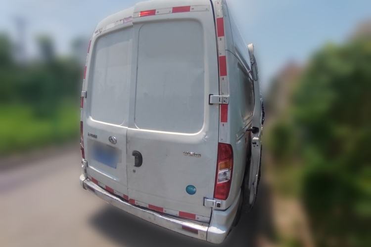 Used SAIC MAXUS Xintu V80 2019 2.0T Plus 6-Speed Manual Van Long Wheelbase Mid-Roof Design 2-3 Seater Rear Right 45 Deg