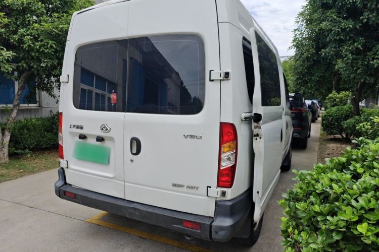 Used SAIC MAXUS Xintu V80 2019 2.5T Classic AMT Van Short Wheelbase Mid-Roof 6-Seater Rear Right 45 Deg