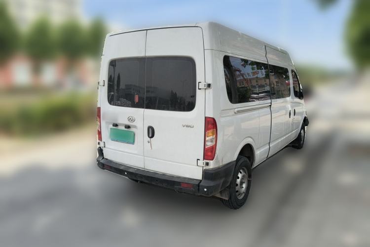 Used SAIC MAXUS Xintu V80 2019 2.5T Classic Version 6-Speed Manual Extended Wheelbase Mid-Roof Design 9-Seater Rear Right 45 Deg